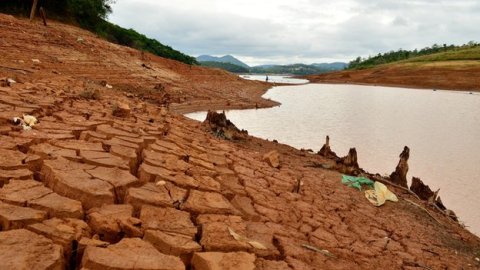 low water levels in Sao Paulo Brazil Cantareira reservoir caused by slash and burn deforestation 2014
